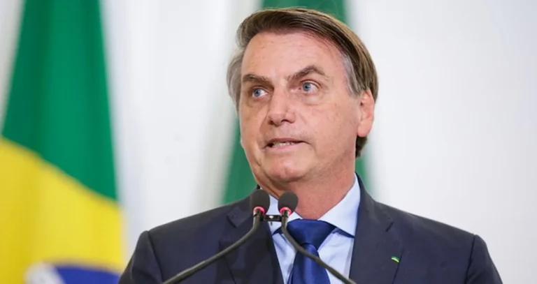 Ex-Presidente Jair Bolsonaro Levanta Polêmica ao Revelar Possibilidade de Prisão