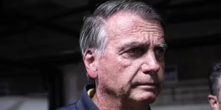 Encontro entre Bolsonaro e Lira: A Política Continua em Meio às Restrições Judiciais